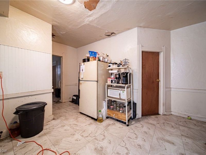 2449 Castle Avenue, Cleveland, OH 44113 Photo 21