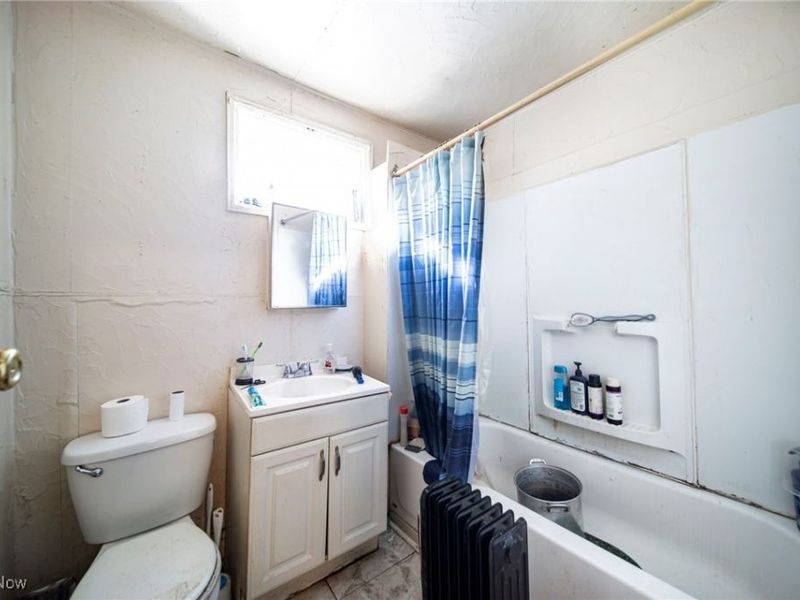 2449 Castle Avenue, Cleveland, OH 44113 Photo 26