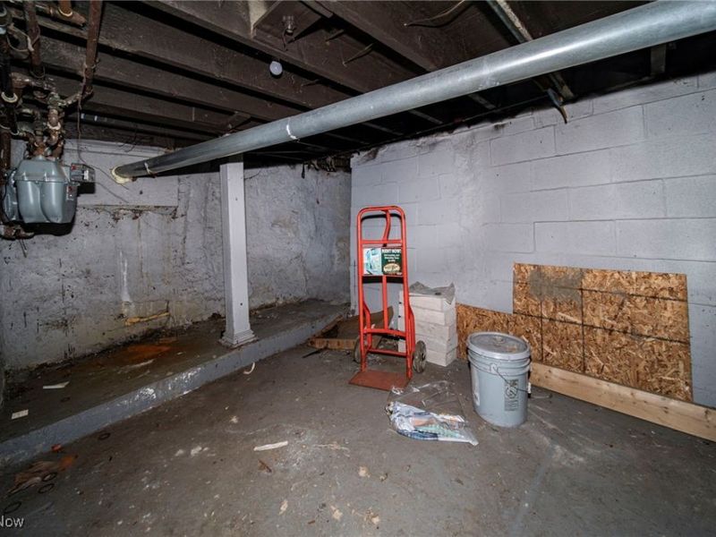 2449 Castle Avenue, Cleveland, OH 44113 Photo 30