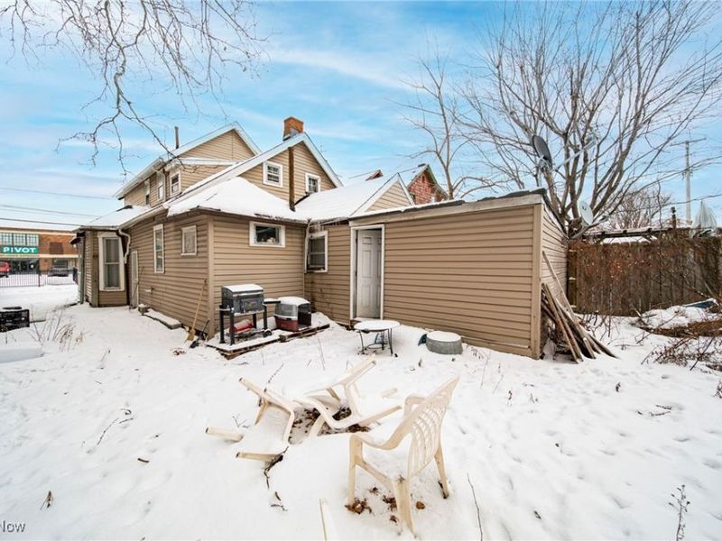 2449 Castle Avenue, Cleveland, OH 44113 Photo 35