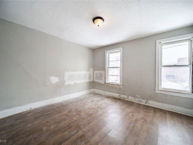 2449 Castle Avenue, Cleveland, OH 44113 Photo 8