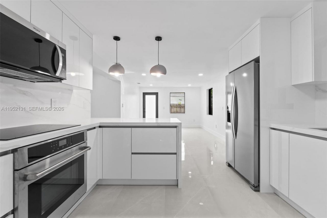 6950 W 10th Ave, Hialeah, FL 33014 Photo