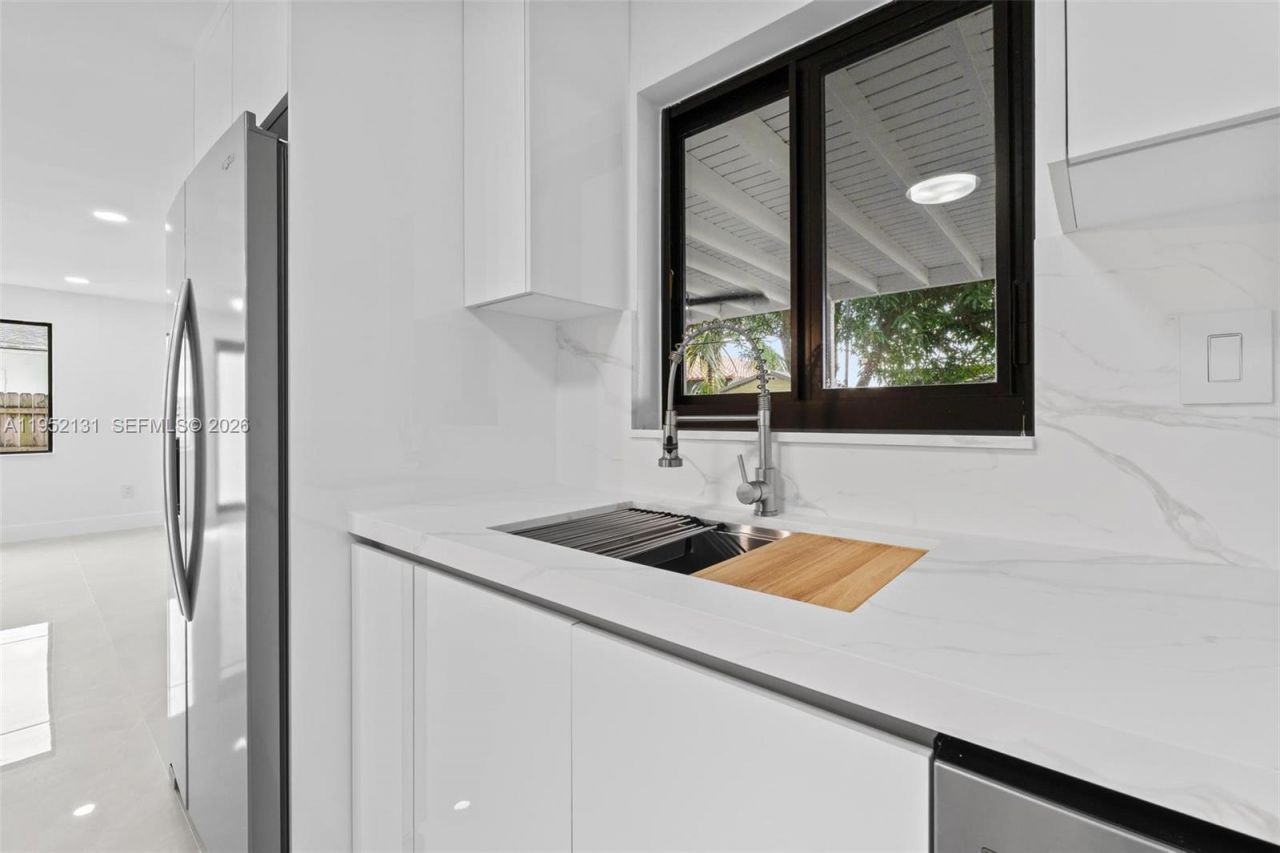 6950 W 10th Ave, Hialeah, FL 33014 Photo