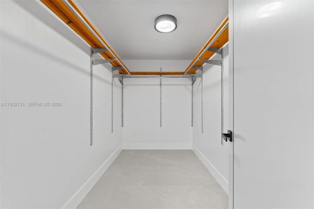 6950 W 10th Ave, Hialeah, FL 33014 Photo