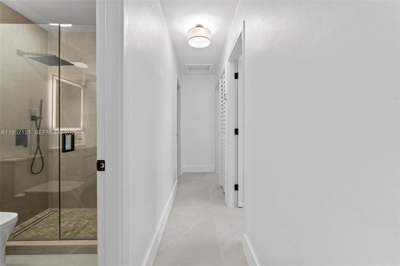 6950 W 10th Ave, Hialeah, FL 33014 Photo