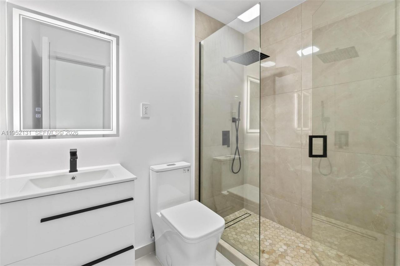 6950 W 10th Ave, Hialeah, FL 33014 Photo