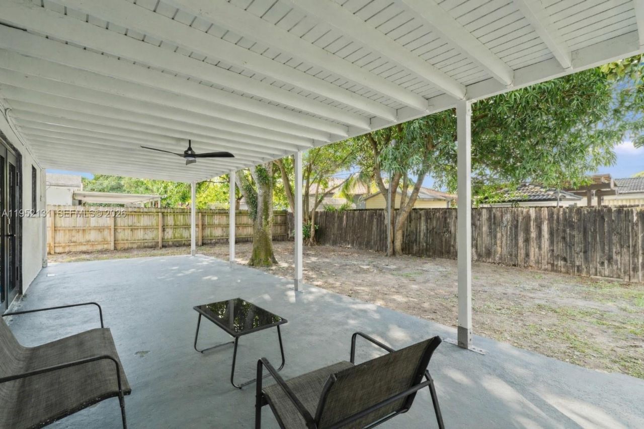 6950 W 10th Ave, Hialeah, FL 33014 Photo