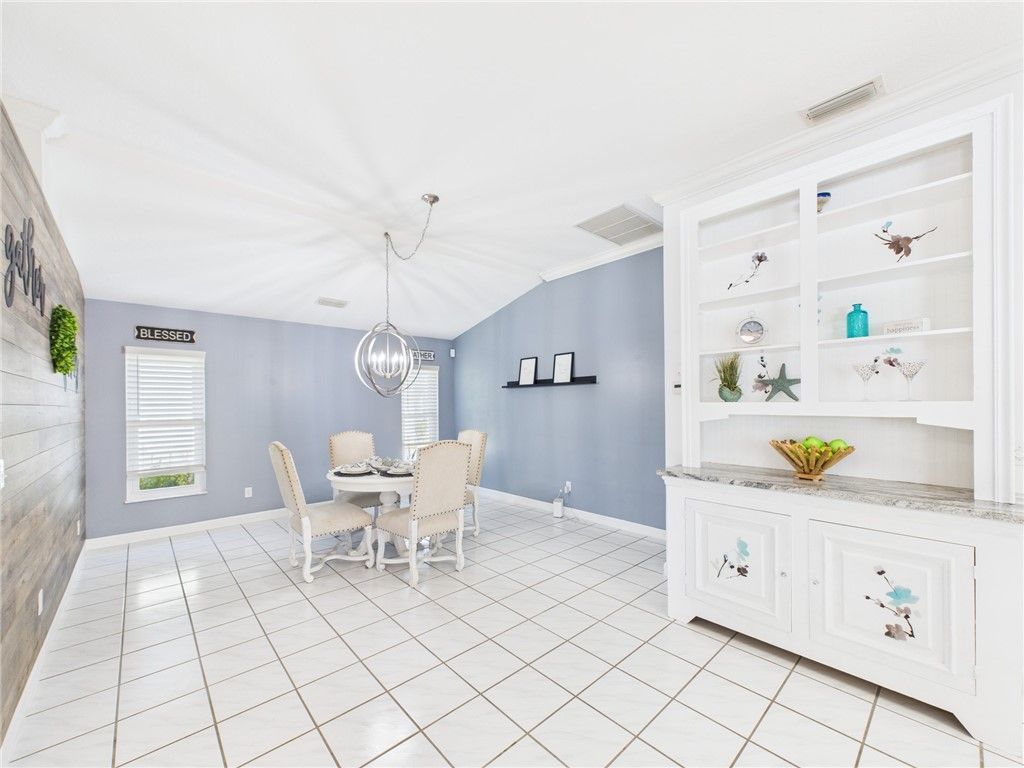 913 Starflower Avenue, Sebastian, FL 32958 Photo