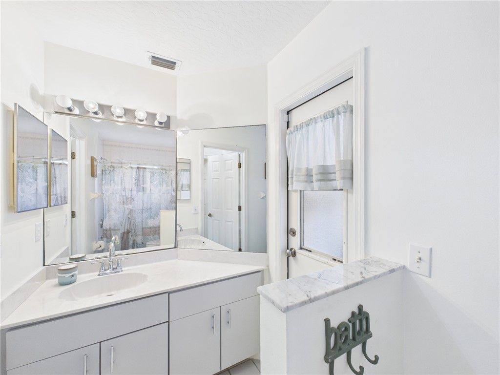 913 Starflower Avenue, Sebastian, FL 32958 Photo