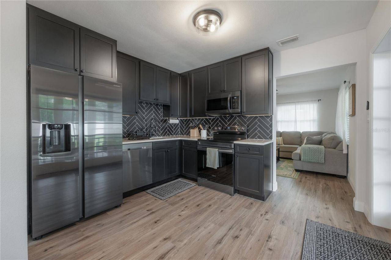 2400 34th Avenue N, Saint Petersburg, FL 33713 Photo