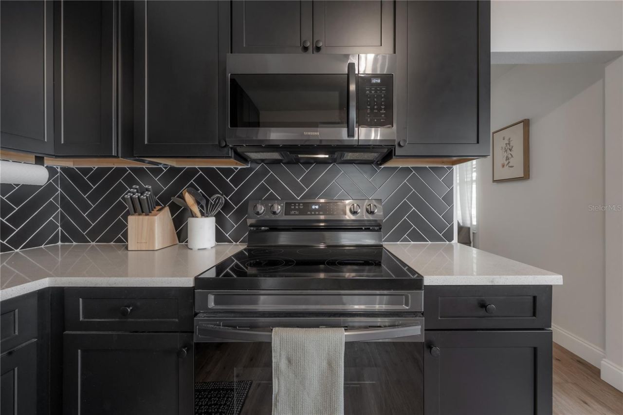 2400 34th Avenue N, Saint Petersburg, FL 33713 Photo