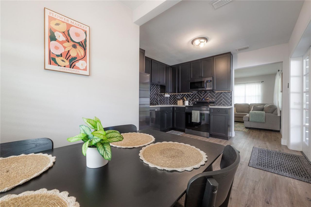 2400 34th Avenue N, Saint Petersburg, FL 33713 Photo