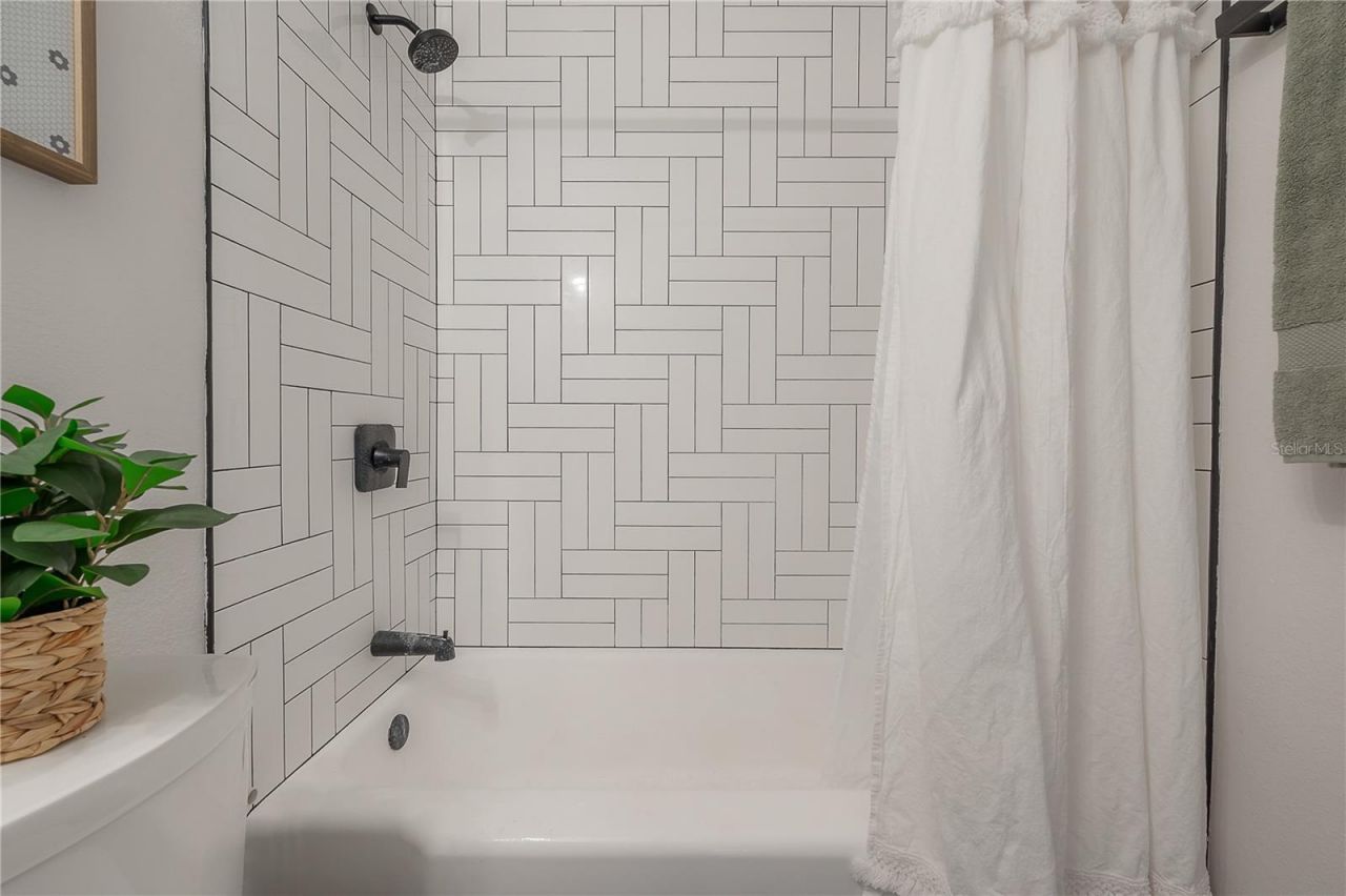 2400 34th Avenue N, Saint Petersburg, FL 33713 Photo