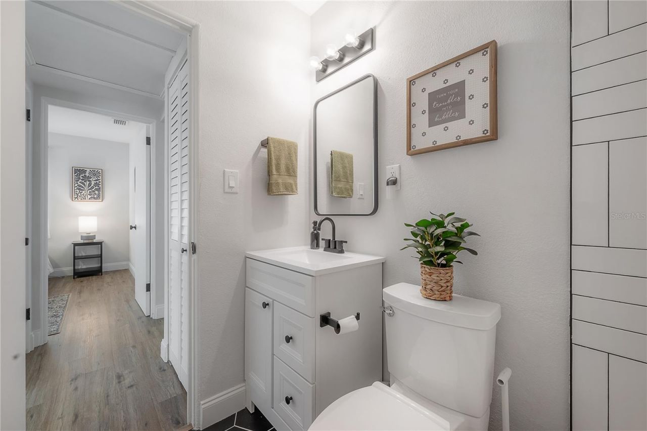 2400 34th Avenue N, Saint Petersburg, FL 33713 Photo