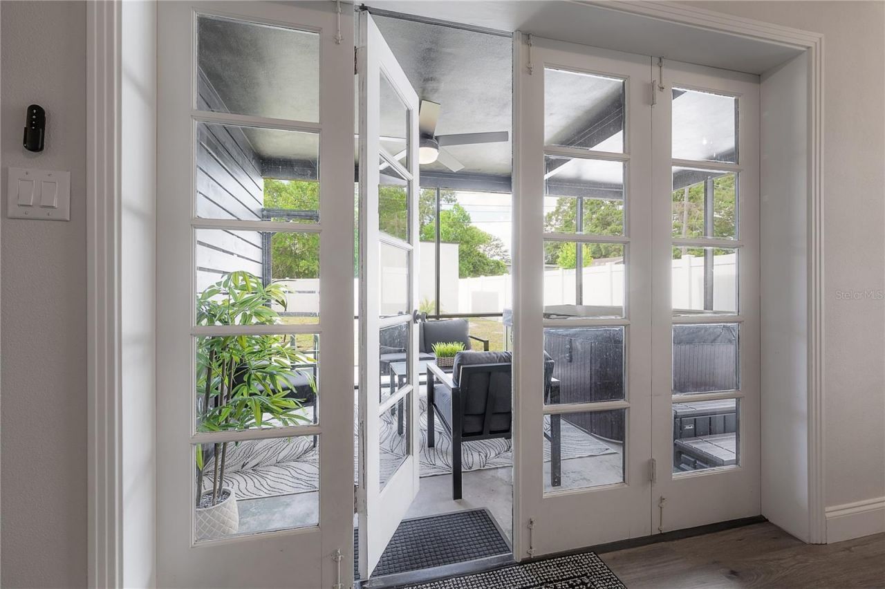 2400 34th Avenue N, Saint Petersburg, FL 33713 Photo