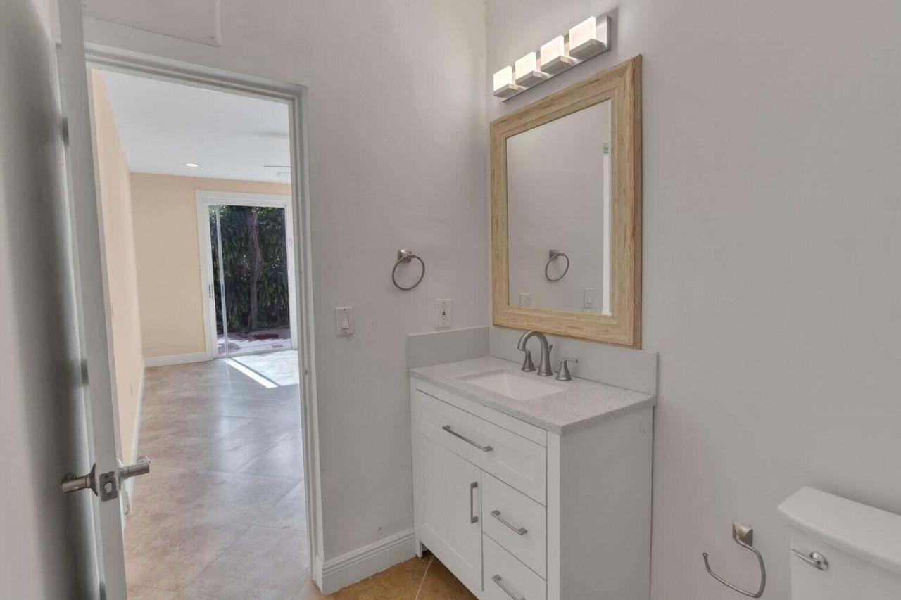 4500 SW 25th Terrace, Dania, FL 33312 Photo