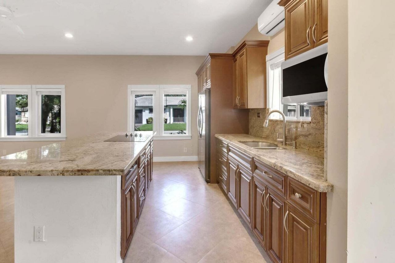 4500 SW 25th Terrace, Dania, FL 33312 Photo