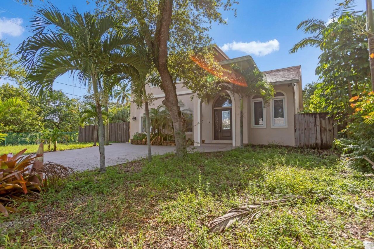 4500 SW 25th Terrace, Dania, FL 33312 Photo