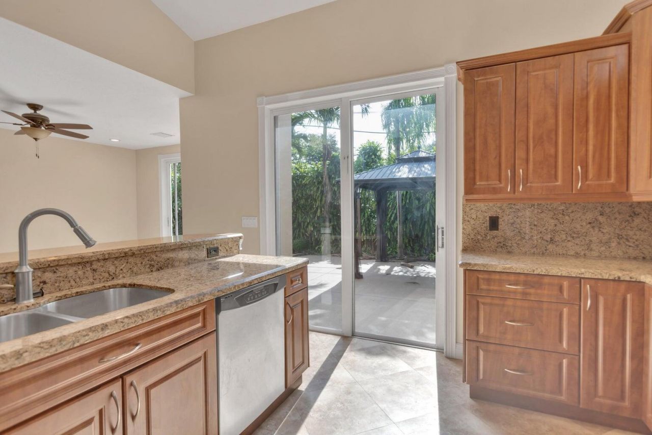 4500 SW 25th Terrace, Dania, FL 33312 Photo