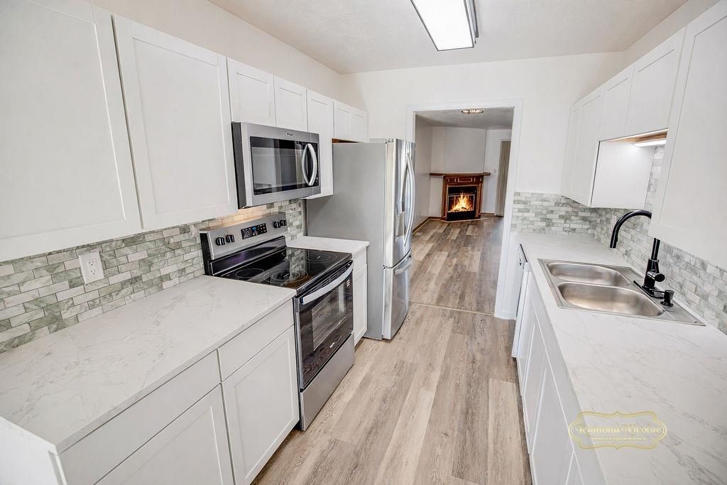 4046 Fairway Lakes Dr. Photo 12