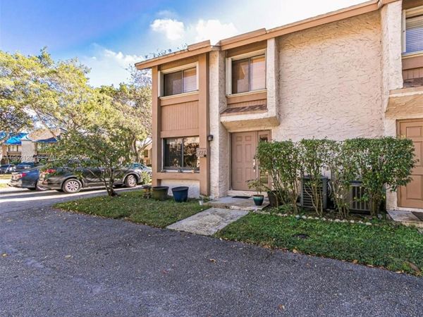 227 Wimbledon Lake Dr, Unit 227, Plantation, FL 33324