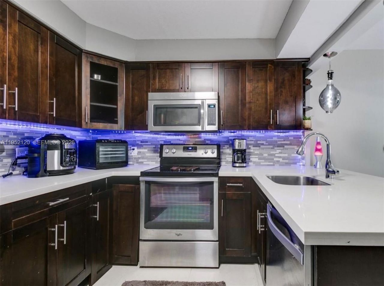 227 Wimbledon Lake Dr, Unit 227, Plantation, FL 33324 Photo