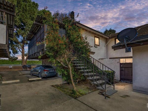 3333 El Encanto Court, Unit 32, Bakersfield, CA 93301