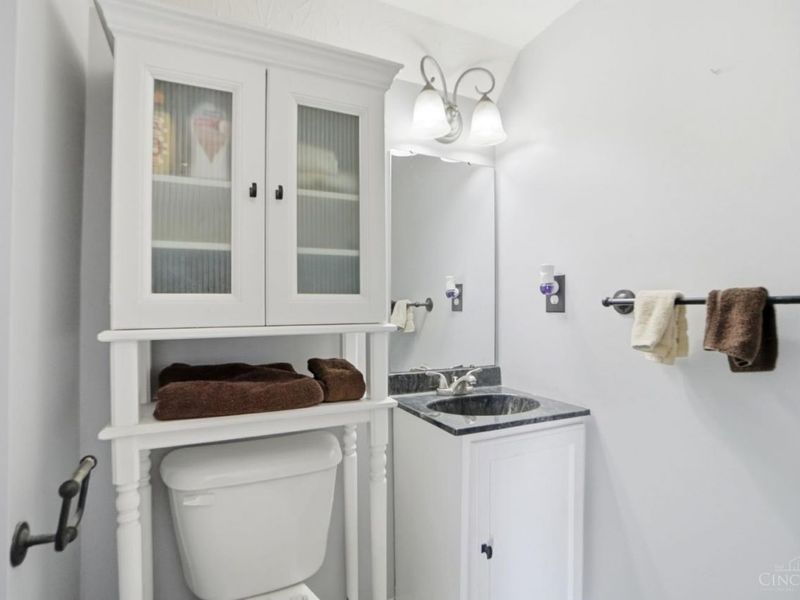 2505 Foxcove Court, Cincinnati, OH 45211 Photo 27