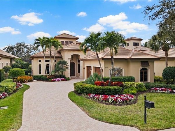 28696 La Caille DR, NAPLES, FL 34119