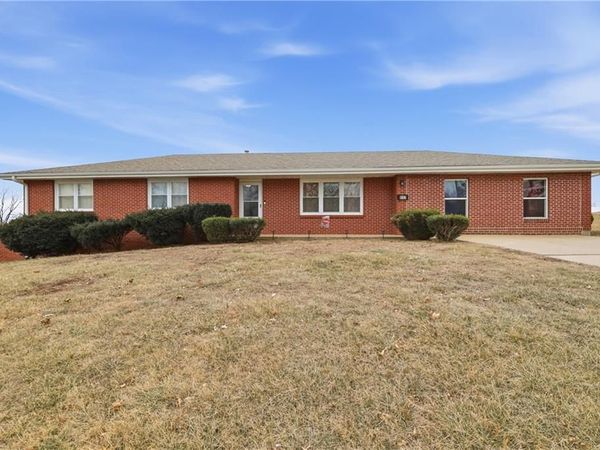 812 Pleasant Street, Odessa, MO 64076
