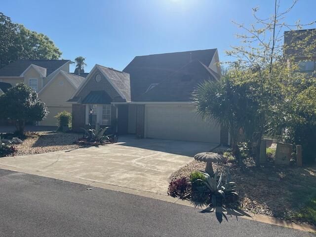 810 Fairway Lakes Drive, Niceville, FL 32578 Main Photo