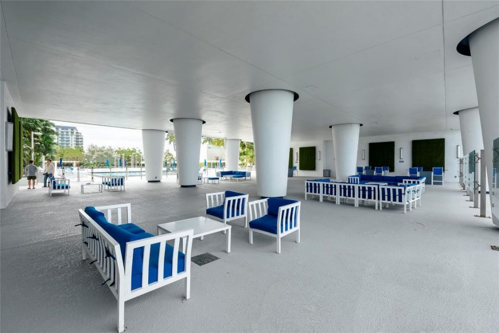 1800 N Bayshore Drive, Unit 2402, Miami, FL 33132 Photo