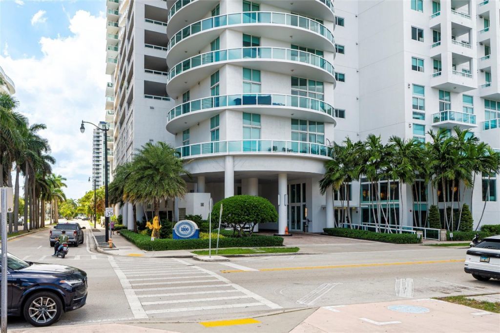 1800 N Bayshore Drive, Unit 2402, Miami, FL 33132 Photo
