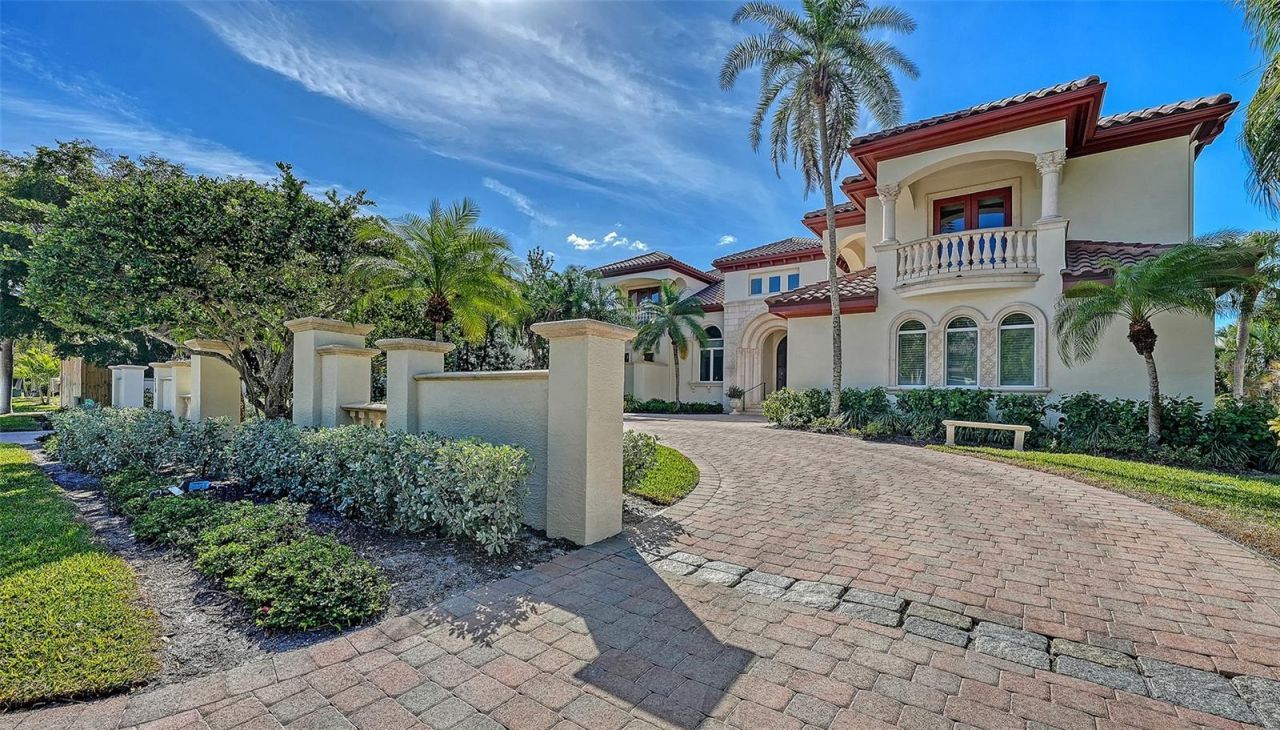 570 S Spoonbill Drive, Sarasota, FL 34236 Photo