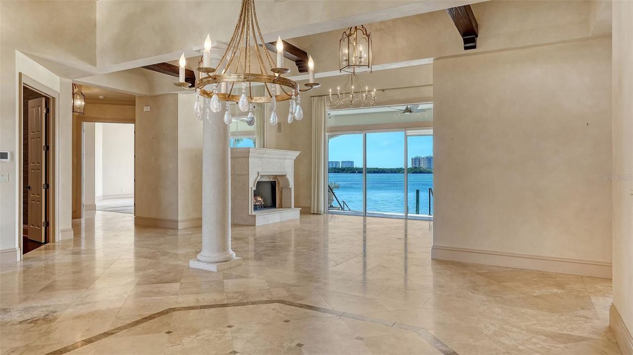570 S Spoonbill Drive, Sarasota, FL 34236 Photo