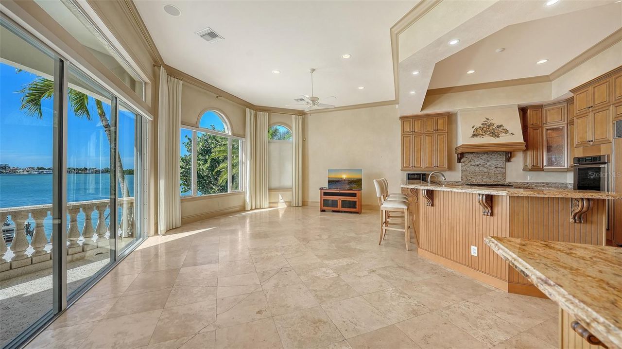 570 S Spoonbill Drive, Sarasota, FL 34236 Photo