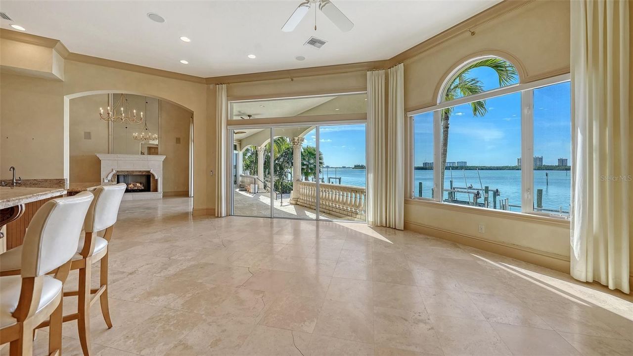 570 S Spoonbill Drive, Sarasota, FL 34236 Photo