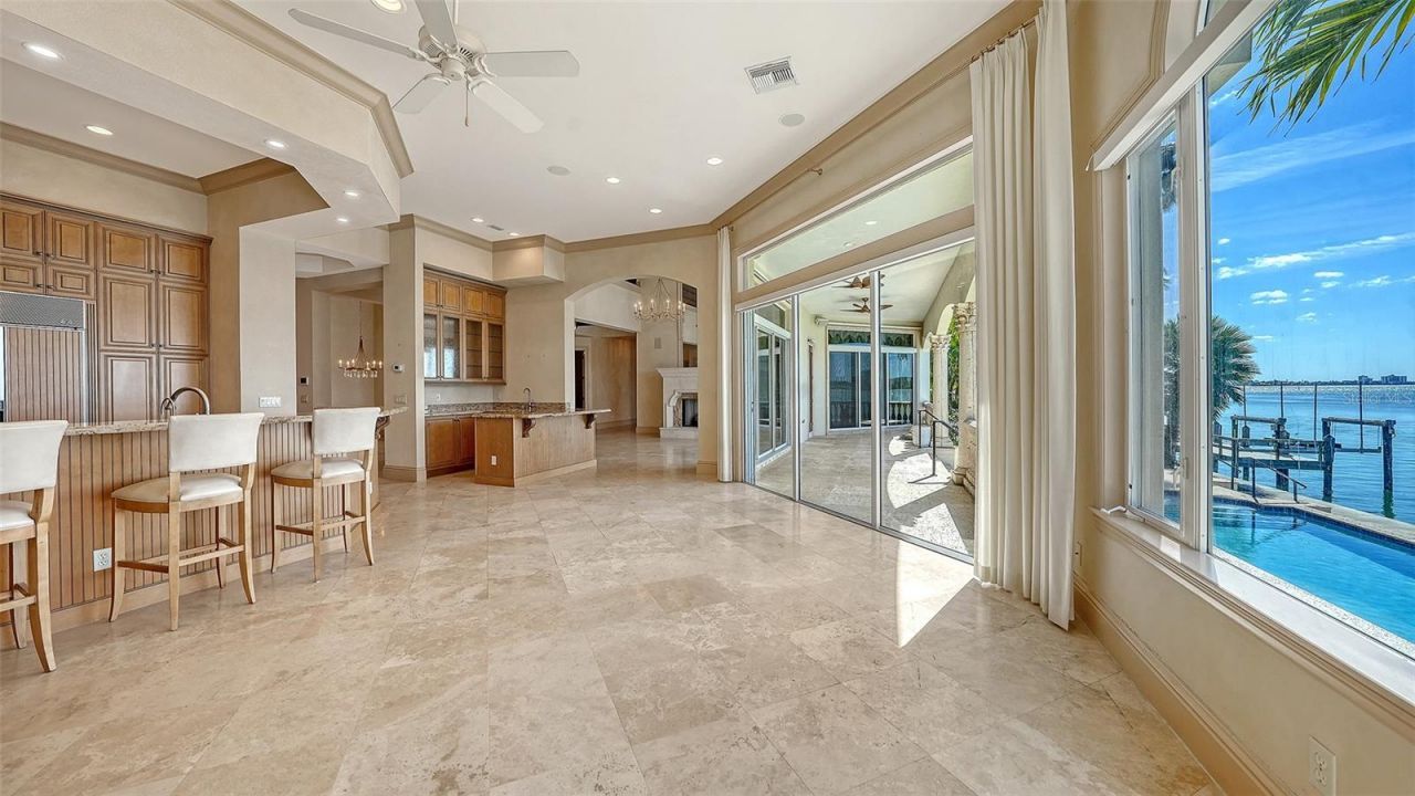 570 S Spoonbill Drive, Sarasota, FL 34236 Photo