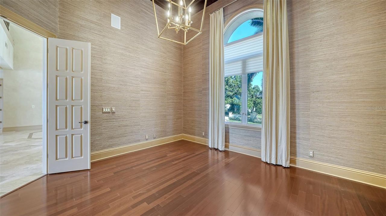 570 S Spoonbill Drive, Sarasota, FL 34236 Photo