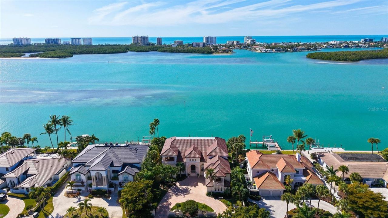 570 S Spoonbill Drive, Sarasota, FL 34236 Photo