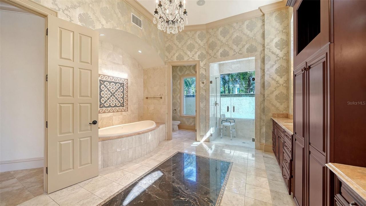 570 S Spoonbill Drive, Sarasota, FL 34236 Photo