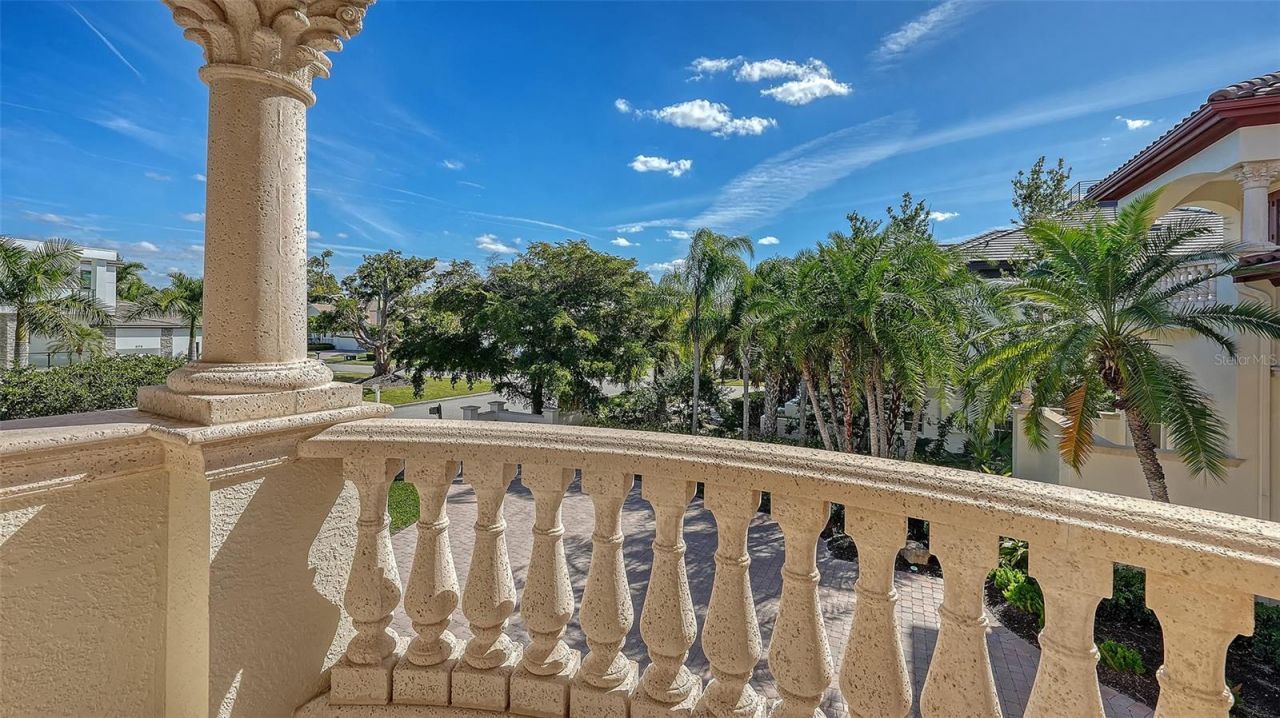 570 S Spoonbill Drive, Sarasota, FL 34236 Photo