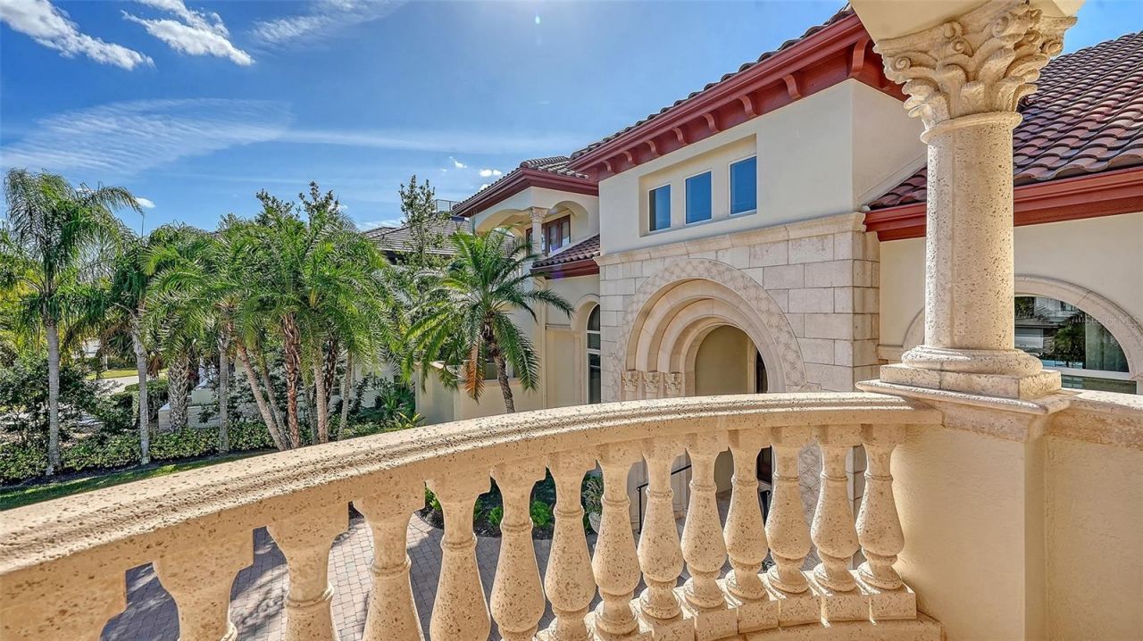 570 S Spoonbill Drive, Sarasota, FL 34236 Photo