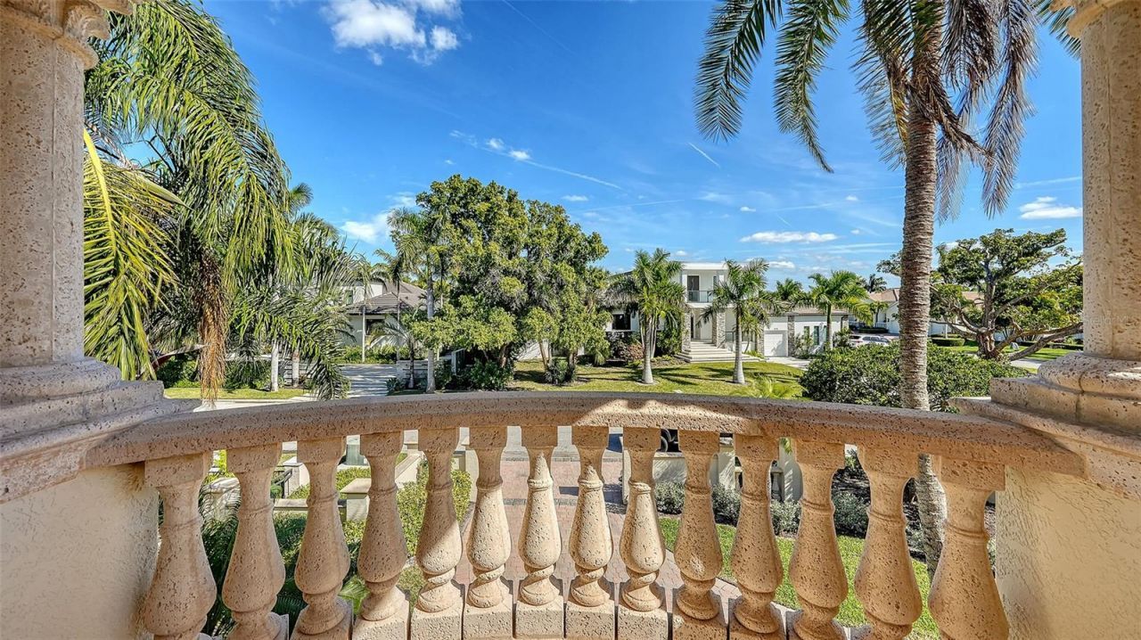 570 S Spoonbill Drive, Sarasota, FL 34236 Photo