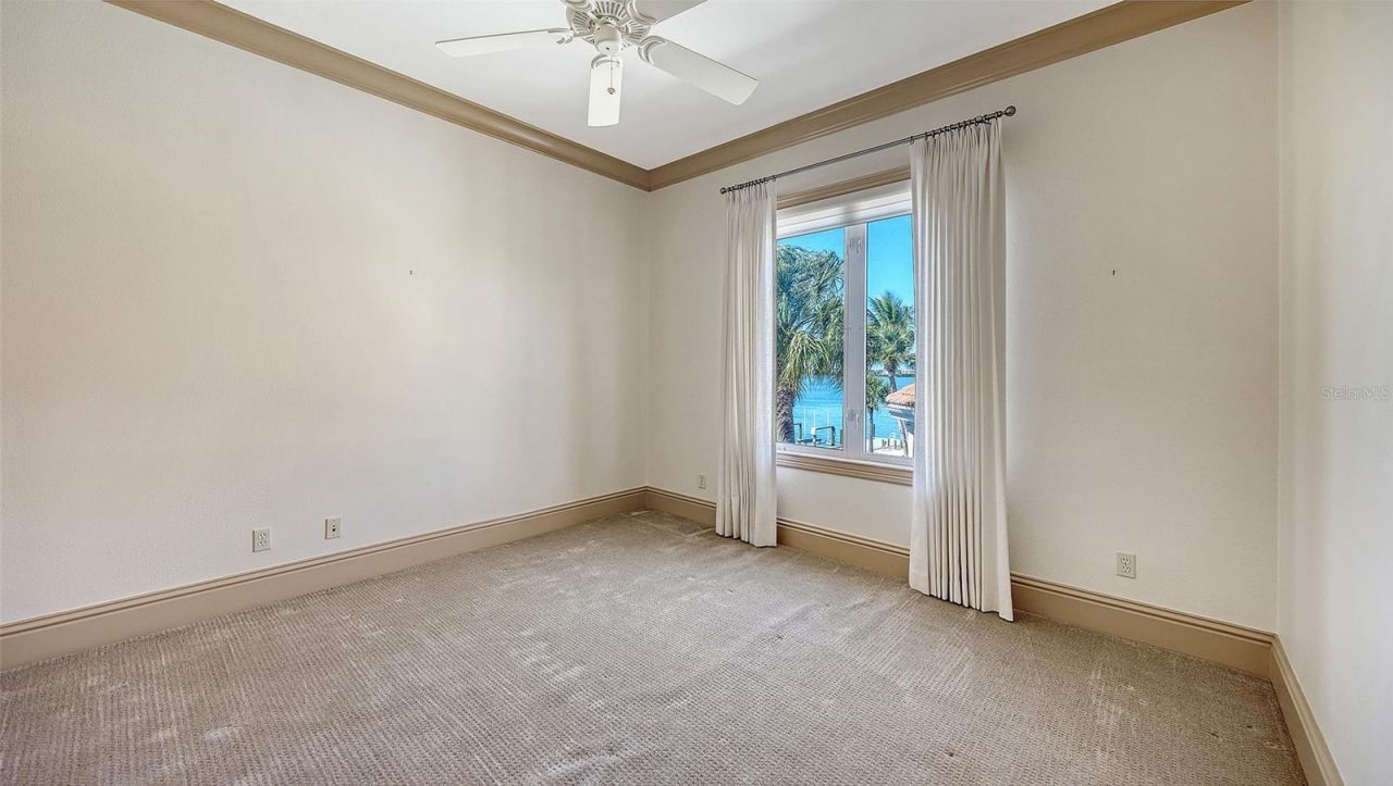 570 S Spoonbill Drive, Sarasota, FL 34236 Photo