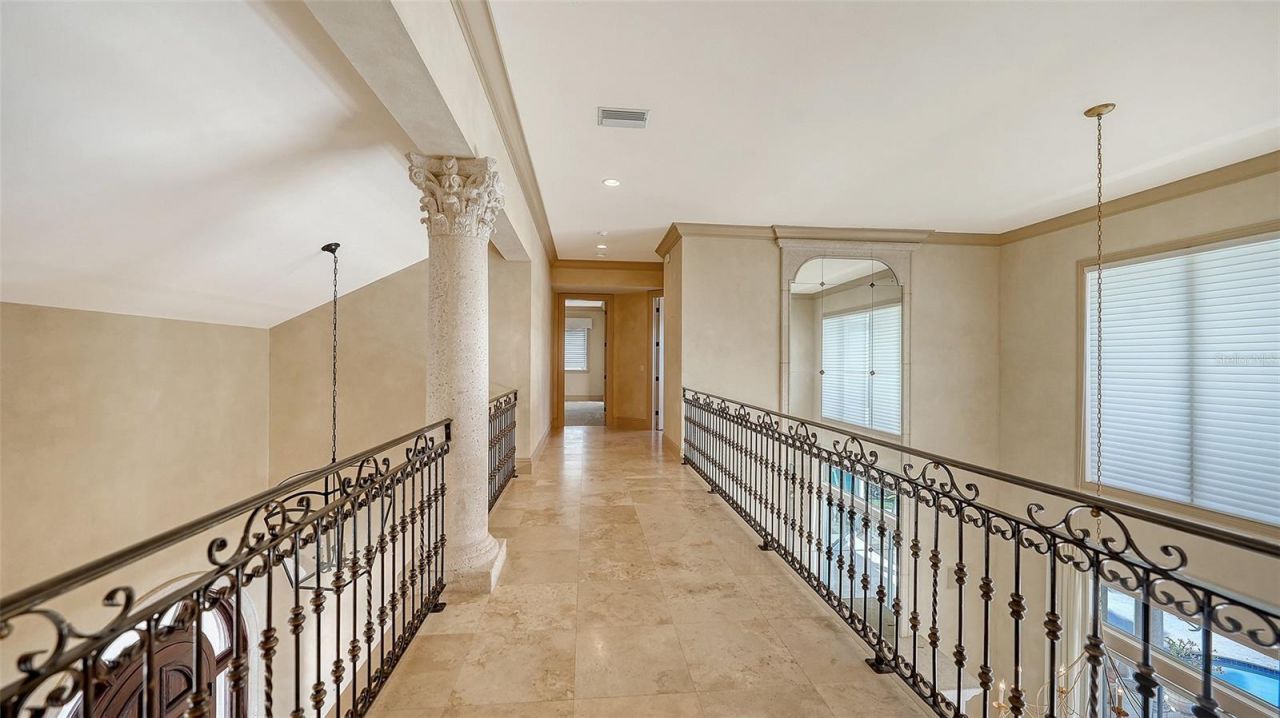 570 S Spoonbill Drive, Sarasota, FL 34236 Photo