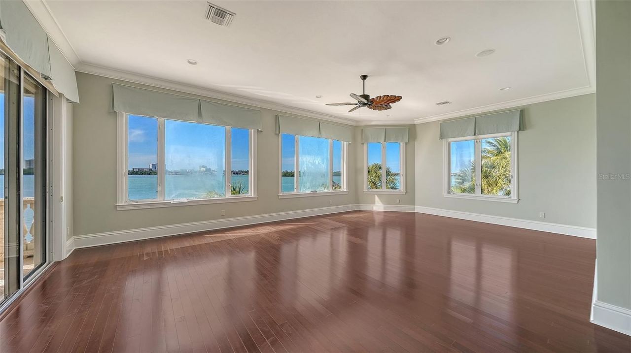 570 S Spoonbill Drive, Sarasota, FL 34236 Photo