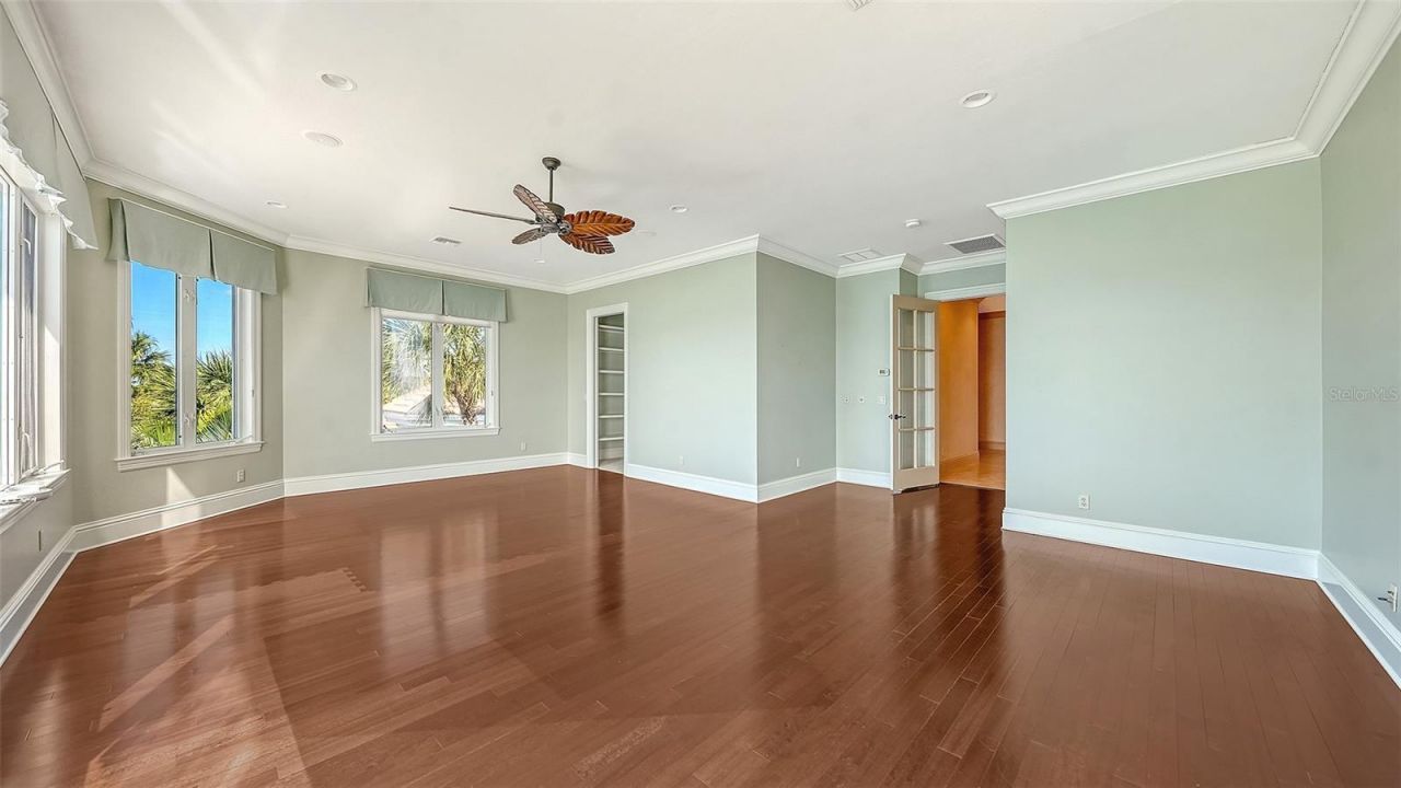 570 S Spoonbill Drive, Sarasota, FL 34236 Photo