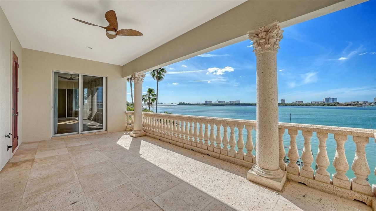 570 S Spoonbill Drive, Sarasota, FL 34236 Photo
