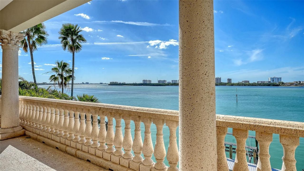 570 S Spoonbill Drive, Sarasota, FL 34236 Photo